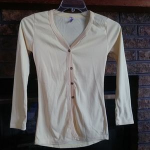 🎈NWT HR yellow long sleeved cardigan